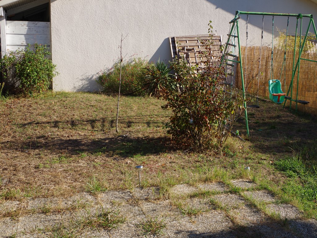 Maison 86m², 2 chambres sur 265m² avec garage sur CESTAS BOURG